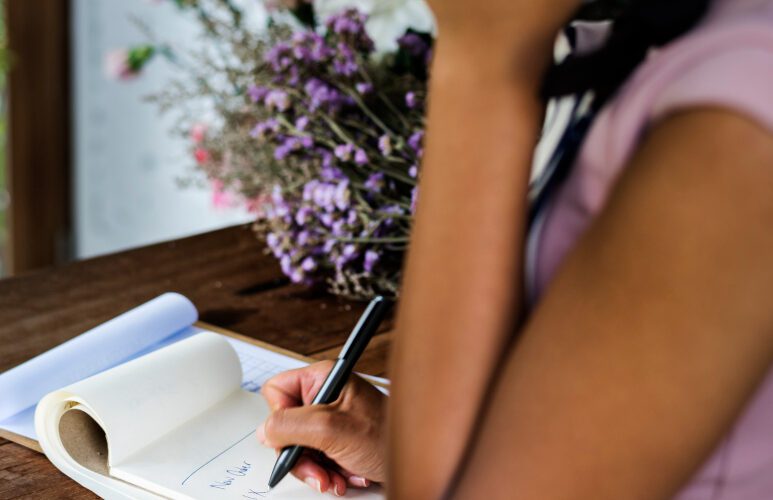 Un wedding planner , organisant un mariage