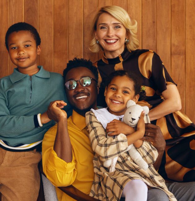 Famille recomposee heureuse Couple mixte